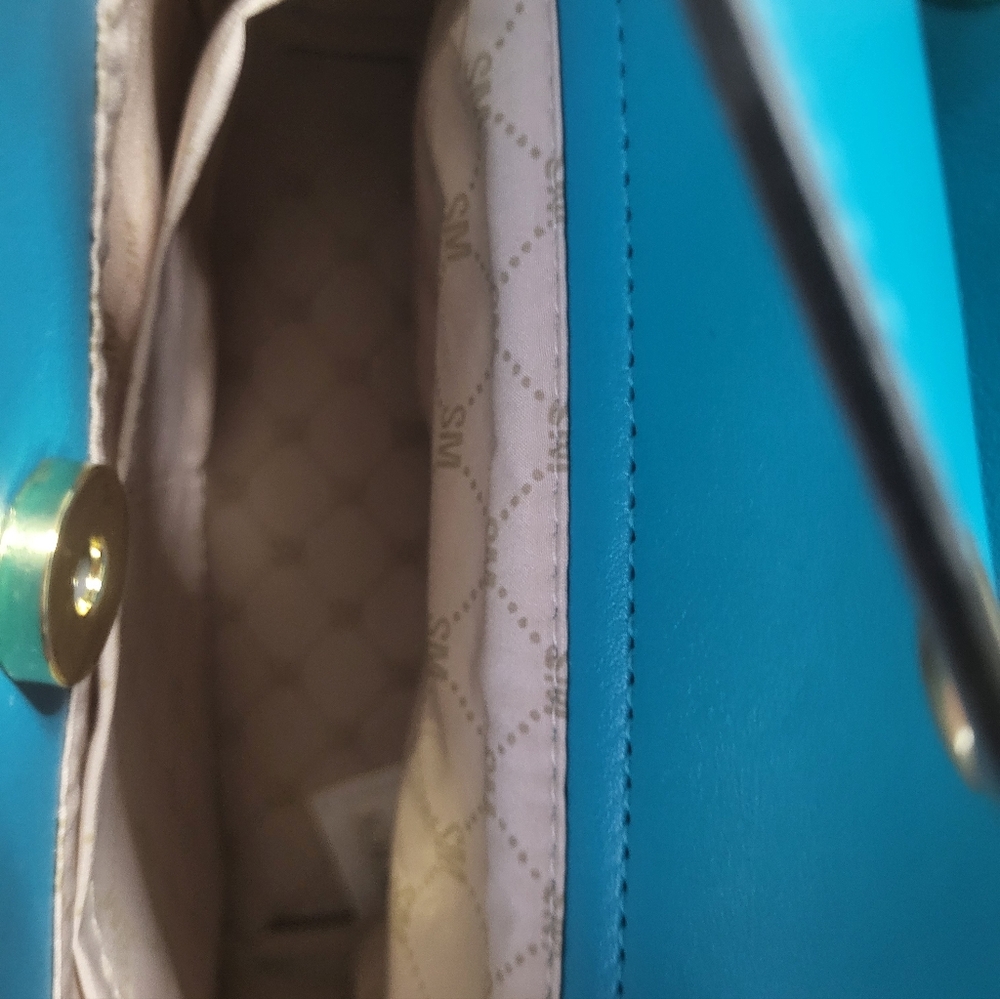 Steve Madden Bevelyn Convertible Crossbody 4pc Set - Picture 8 of 8